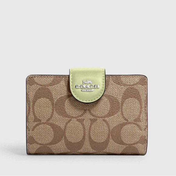 NWT Coach Medium Corner Zip Wallet In Signature Canvas - Picture 1 of 5